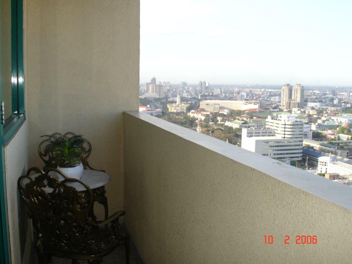 67 Sqm. Condo Unit In Robinson Place Residences Manila Exterior photo