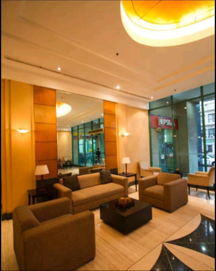 67 Sqm. Condo Unit In Robinson Place Residences Manila Exterior photo