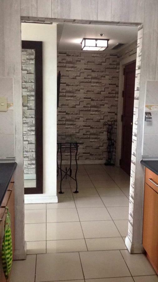 67 Sqm. Condo Unit In Robinson Place Residences Manila Exterior photo