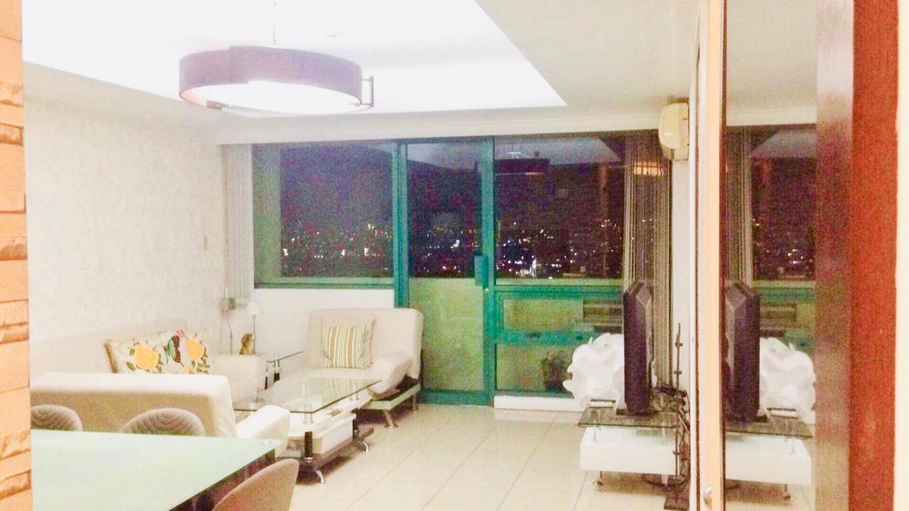 67 Sqm. Condo Unit In Robinson Place Residences Manila Exterior photo
